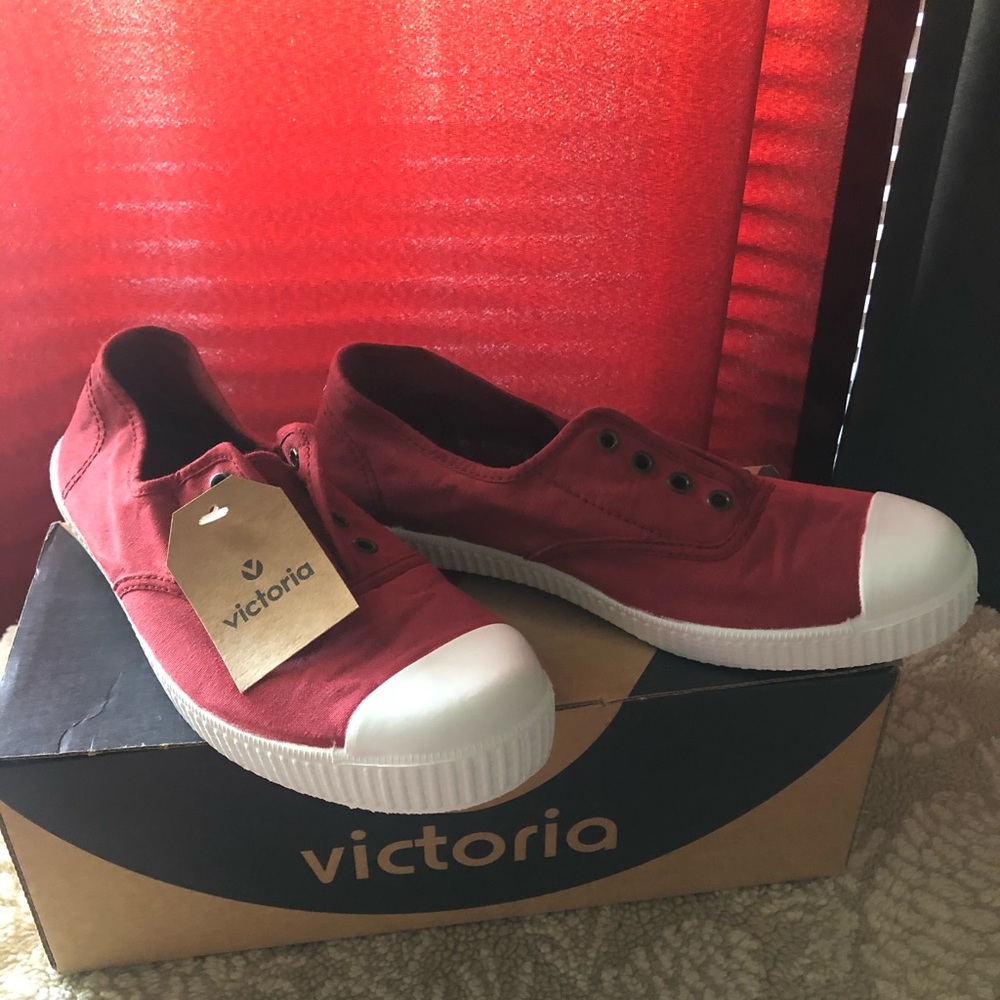 Shoes - Picture 2 of 3